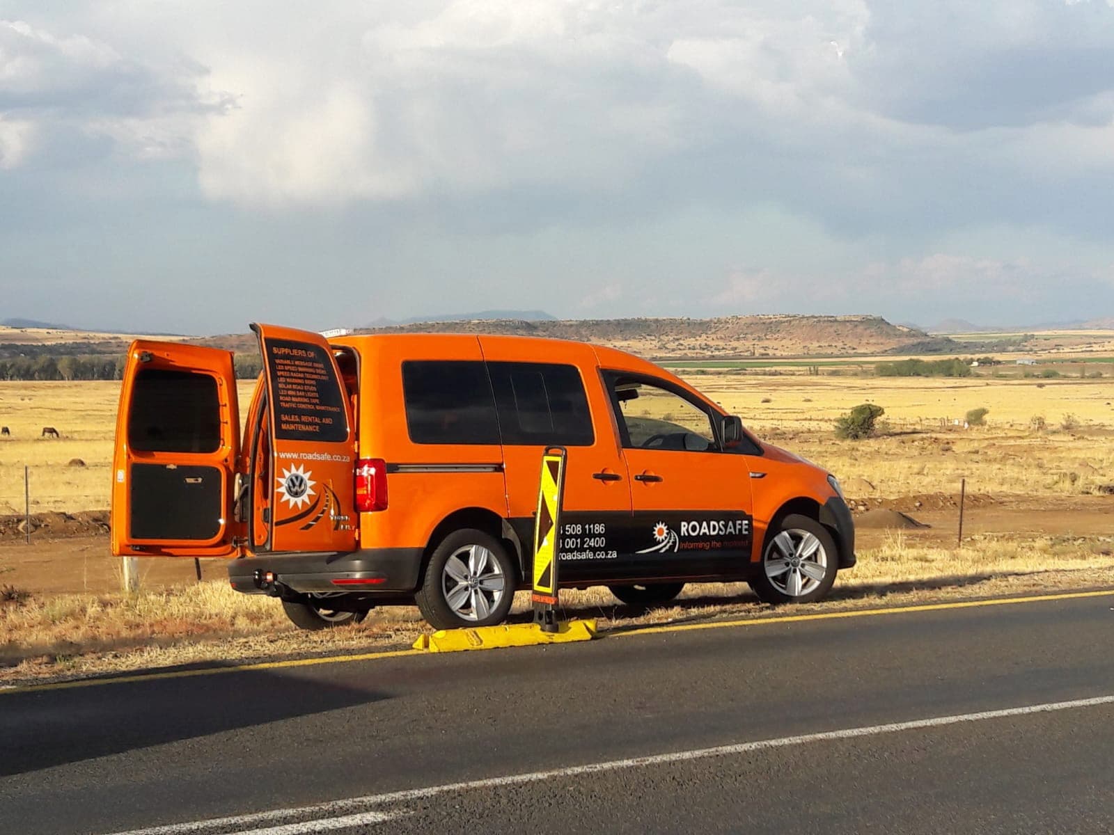 Roadsafe Traffic vehicle supporting roadside equipment